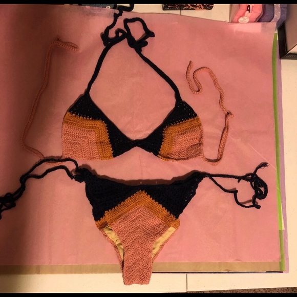 ❌SOLD ❌3 Color Crochet Bikini- Pink, Orange - Picture 3 of 3